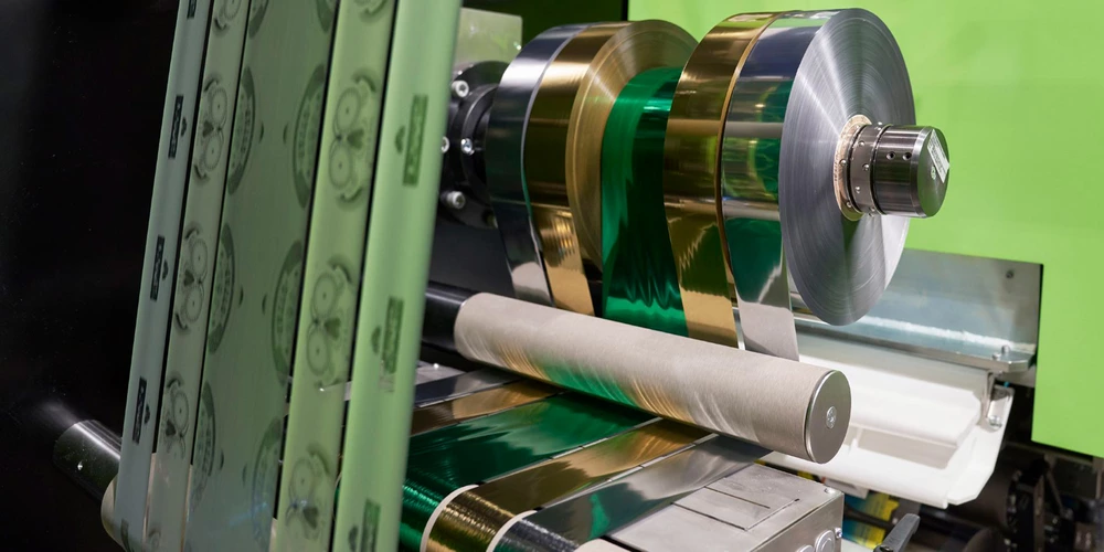Premium Label Printing: Digital Surface Finishing by KURZ